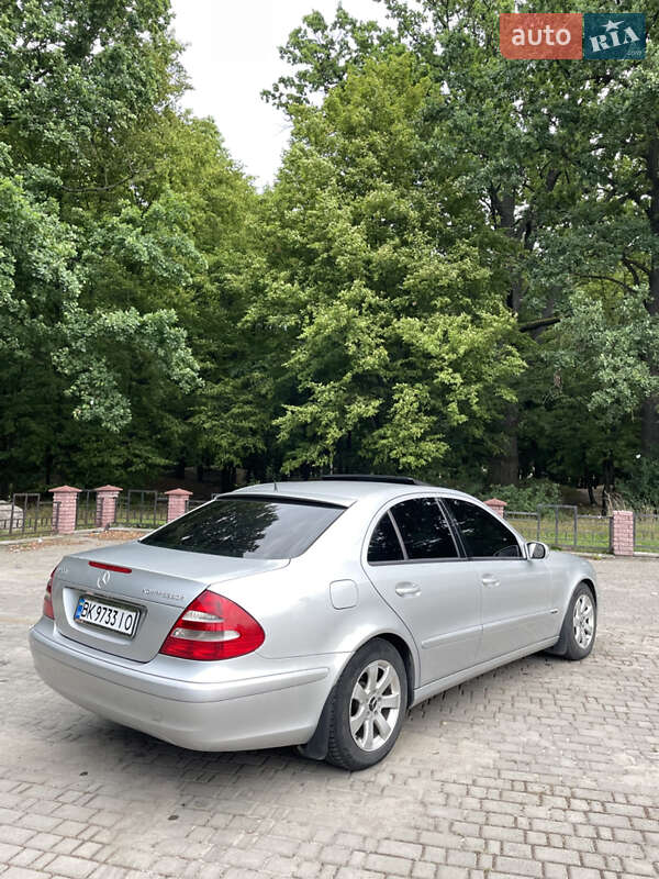 Седан Mercedes-Benz E-Class 2002 в Владимирце