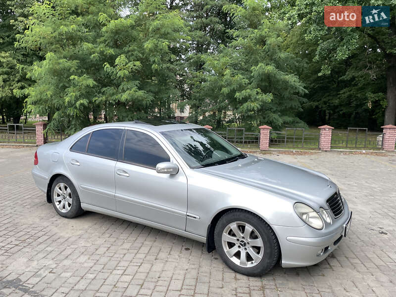Седан Mercedes-Benz E-Class 2002 в Владимирце