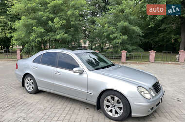 Седан Mercedes-Benz E-Class 2002 в 