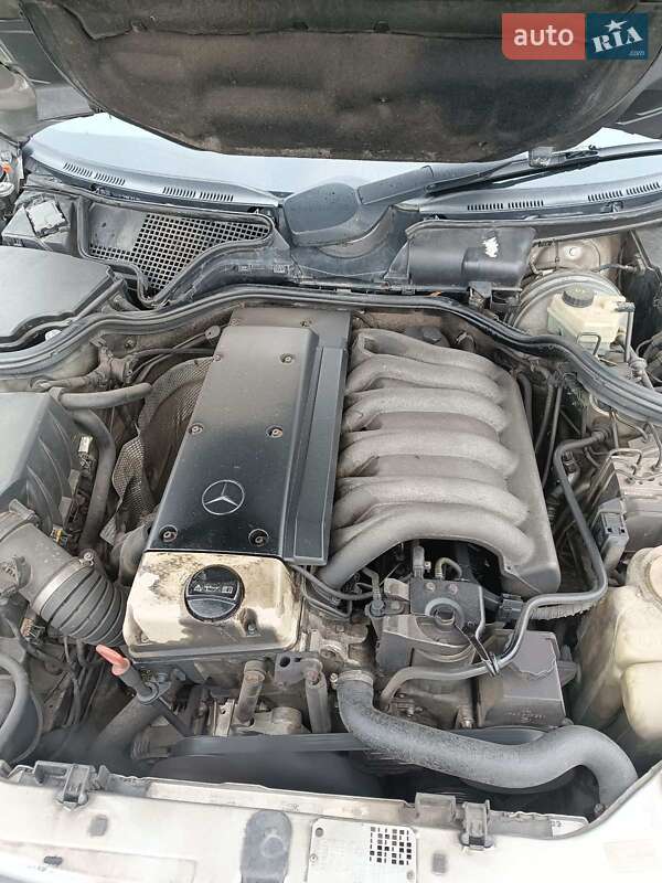 Седан Mercedes-Benz E-Class 1999 в Виннице
