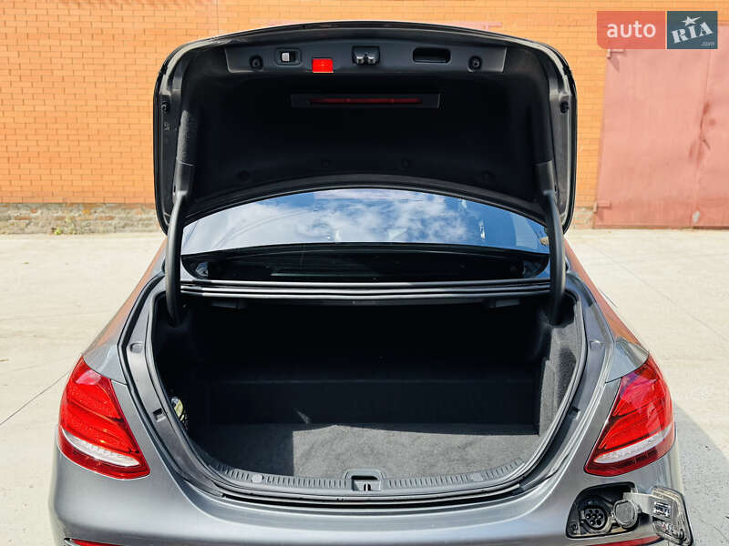 Седан Mercedes-Benz E-Class 2019 в Лохвице