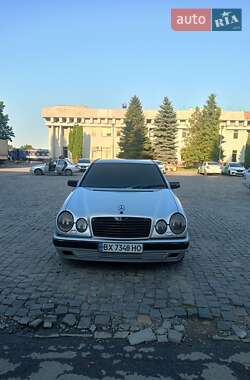 Седан Mercedes-Benz E-Class 1999 в  Седан Mercedes-Benz E-Class 1999 в