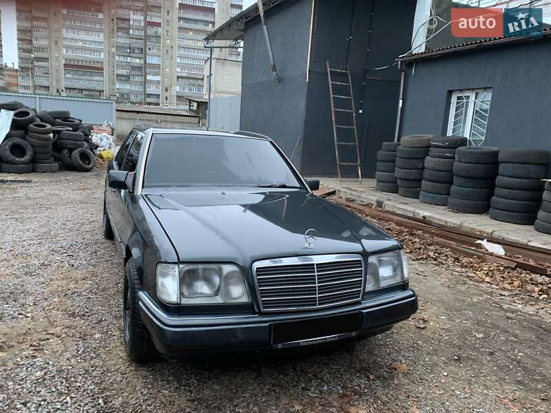 Седан Mercedes-Benz E-Class 1994 в Сумах