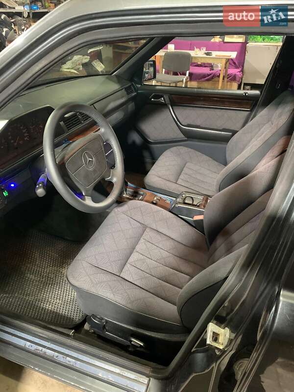 Седан Mercedes-Benz E-Class 1994 в Сумах