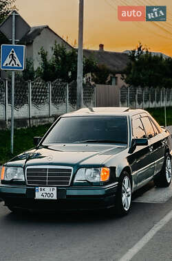 Седан Mercedes-Benz E-Class 1994 в Дубно
