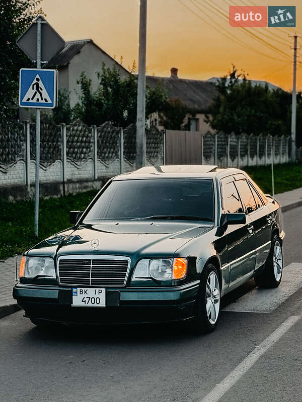 Mercedes-Benz E-Class 1994