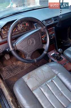 Седан Mercedes-Benz E-Class 1990 в Харкові