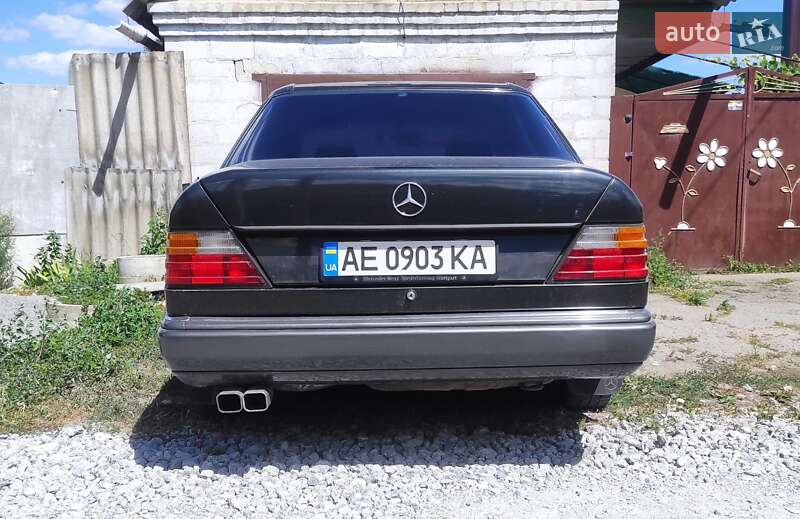 Седан Mercedes-Benz E-Class 1991 в Днепре