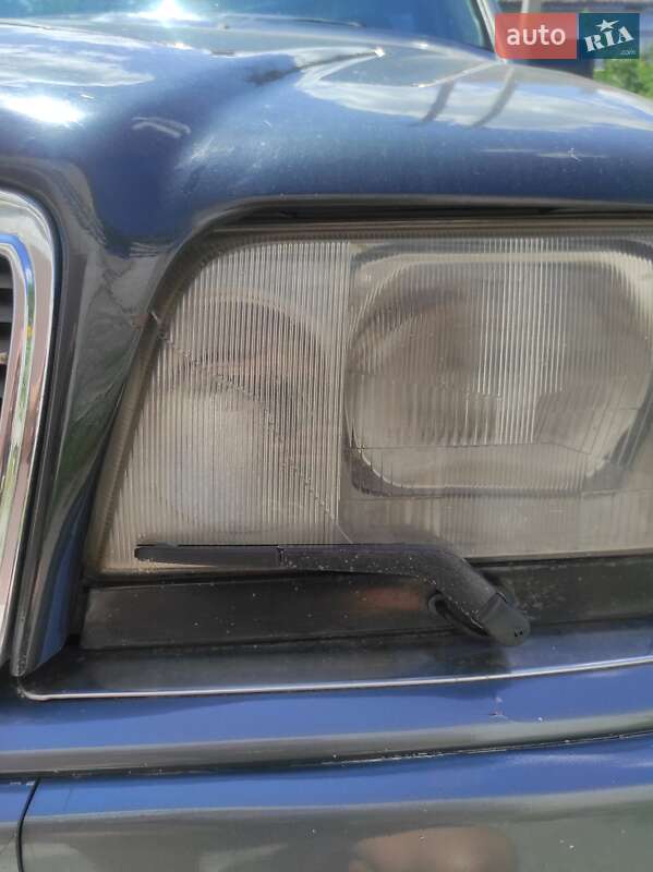 Седан Mercedes-Benz E-Class 1991 в Днепре