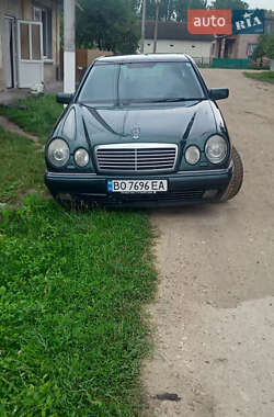 Седан Mercedes-Benz E-Class 1999 в Хоросткові