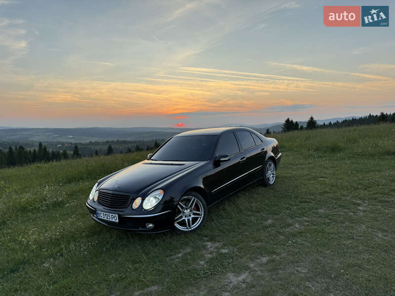 Седан Mercedes-Benz E-Class 2002 в Турке