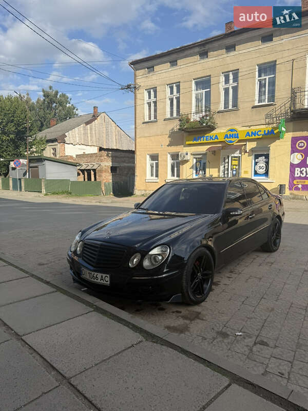Седан Mercedes-Benz E-Class 2002 в Турке