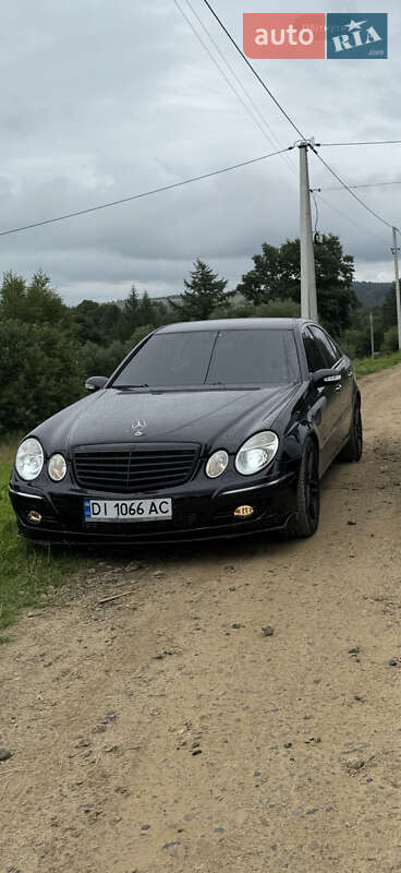 Седан Mercedes-Benz E-Class 2002 в Турке