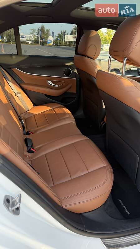 Седан Mercedes-Benz E-Class 2022 в Києві