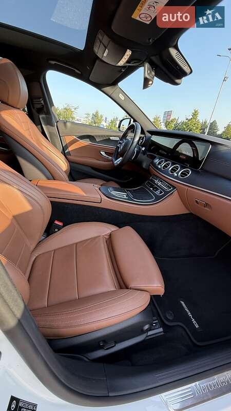 Седан Mercedes-Benz E-Class 2022 в Києві