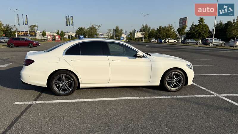 Седан Mercedes-Benz E-Class 2022 в Києві