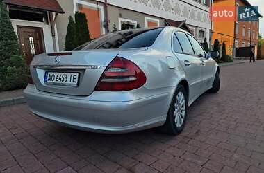 Седан Mercedes-Benz E-Class 2008 в 