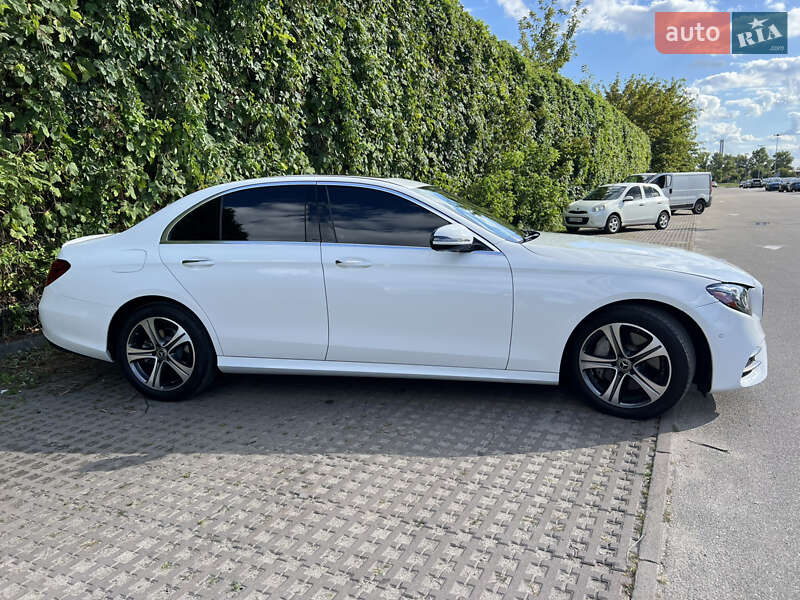 Седан Mercedes-Benz E-Class 2020 в Киеве