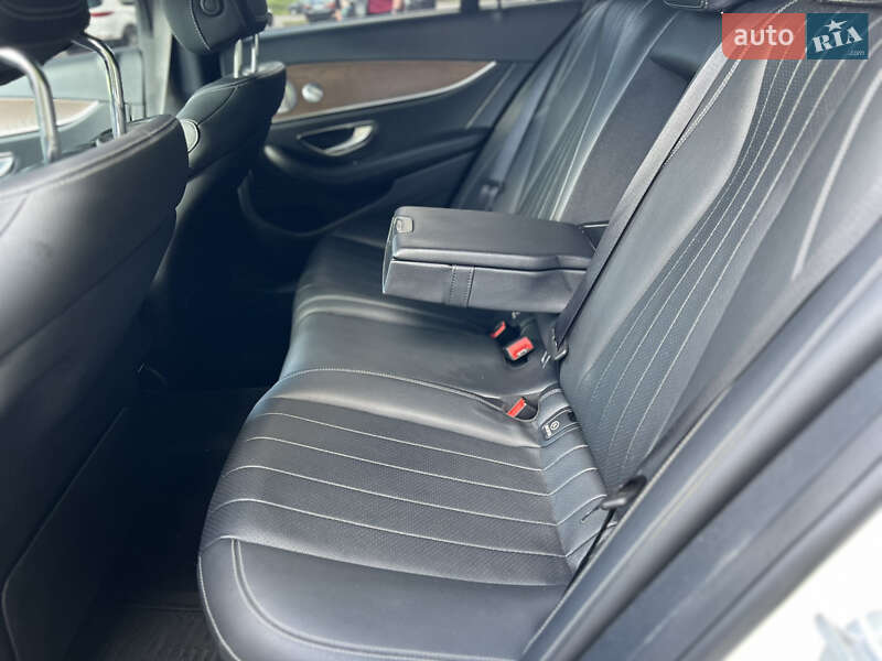 Седан Mercedes-Benz E-Class 2020 в Киеве