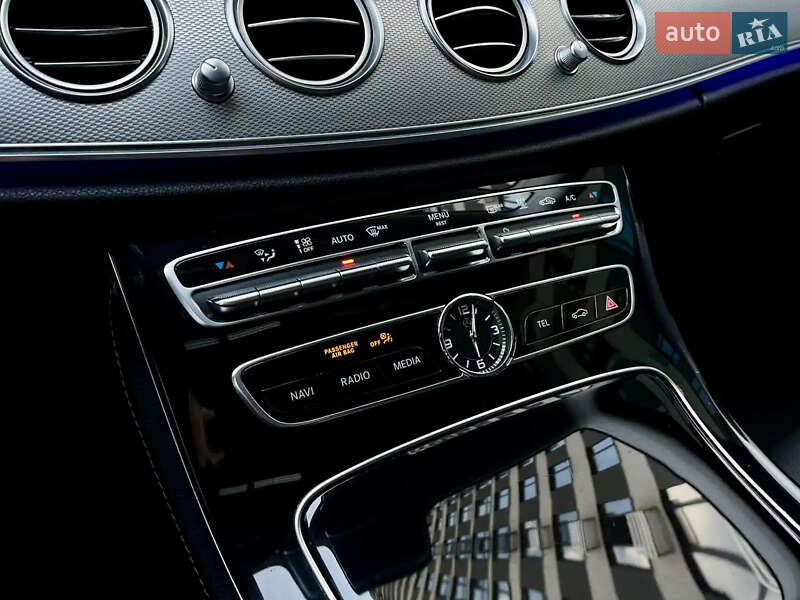 Седан Mercedes-Benz E-Class 2016 в Киеве