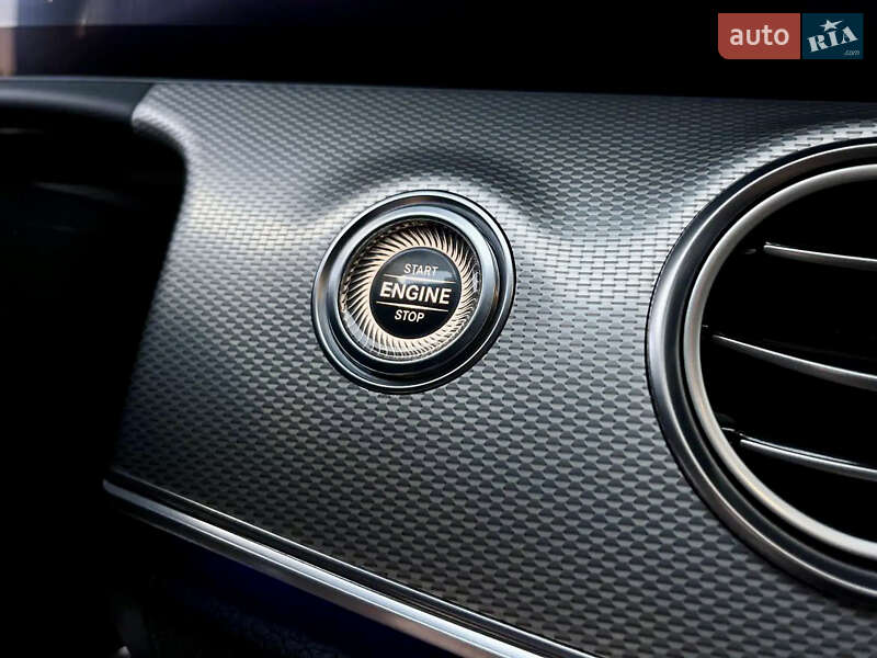 Седан Mercedes-Benz E-Class 2016 в Киеве