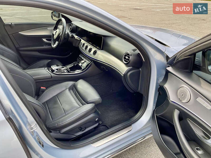 Седан Mercedes-Benz E-Class 2016 в Киеве