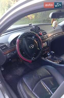 Седан Mercedes-Benz E-Class 2002 в 