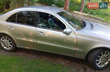 Седан Mercedes-Benz E-Class 2002 в 