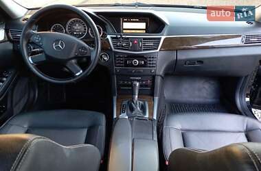 Седан Mercedes-Benz E-Class 2010 в Снятине