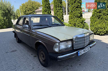 Седан Mercedes-Benz E-Class 1983 в Кременці