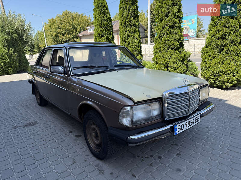 Mercedes-Benz E-Class 1983