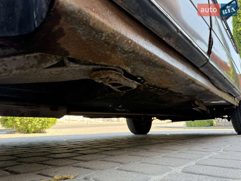 Седан Mercedes-Benz E-Class 1983 в Кременці