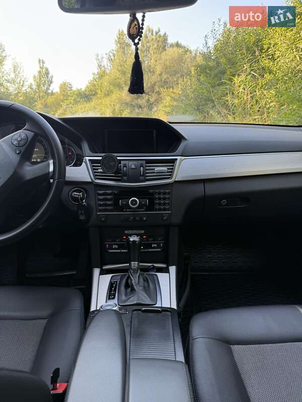 Седан Mercedes-Benz E-Class 2010 в Хмельницькому фото 21 Седан Mercedes-Benz E-Class 2010 в Хмельницькому