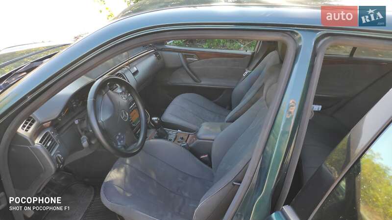 Седан Mercedes-Benz E-Class 2001 в Первомайську фото 4 Седан Mercedes-Benz E-Class 2001 в Первомайську