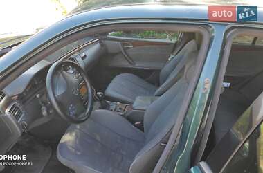 Седан Mercedes-Benz E-Class 2001 в 