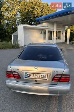 Седан Mercedes-Benz E-Class 2000 в 
