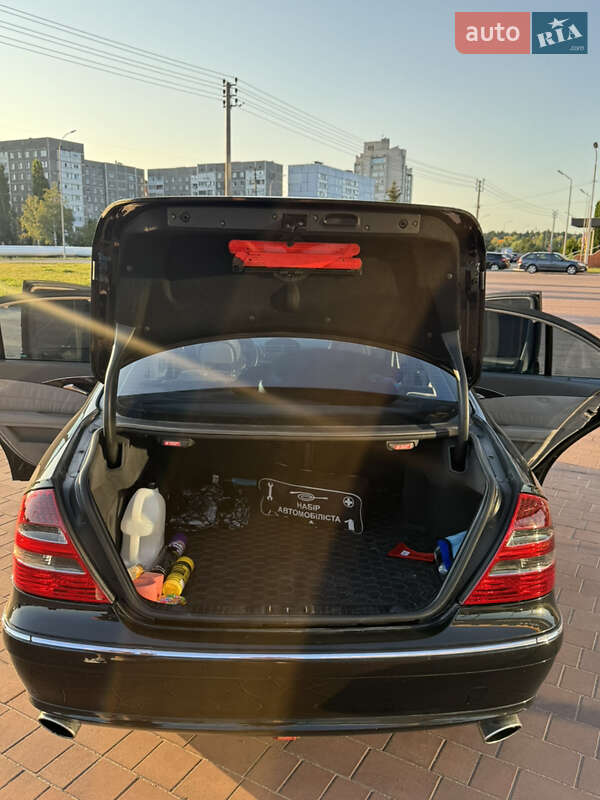 Седан Mercedes-Benz E-Class 2002 в Нетешине