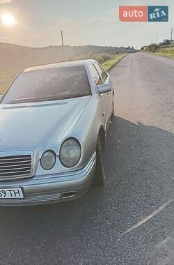 Седан Mercedes-Benz E-Class 1997 в Турке