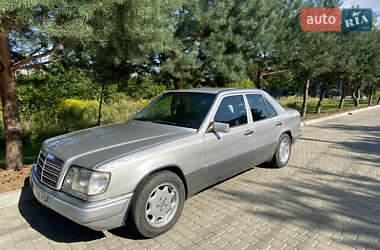 Седан Mercedes-Benz E-Class 1994 в 