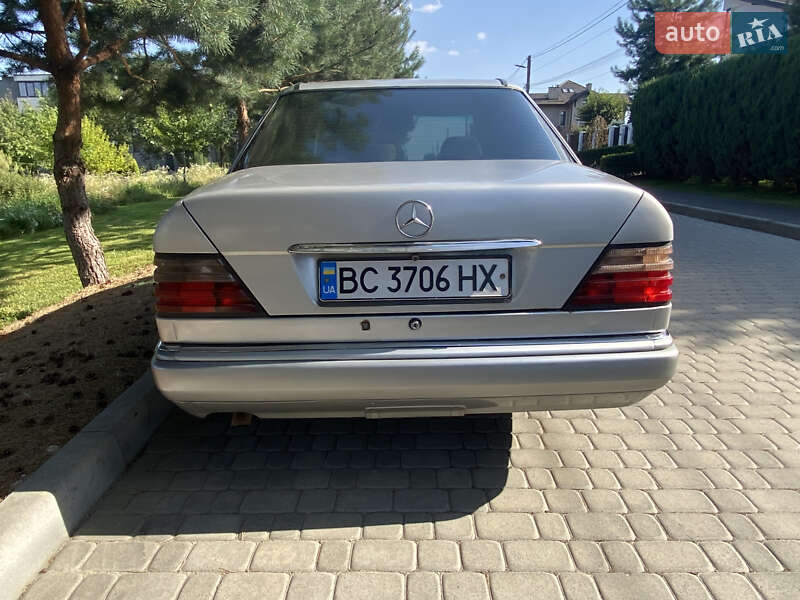 Седан Mercedes-Benz E-Class 1994 в Львове