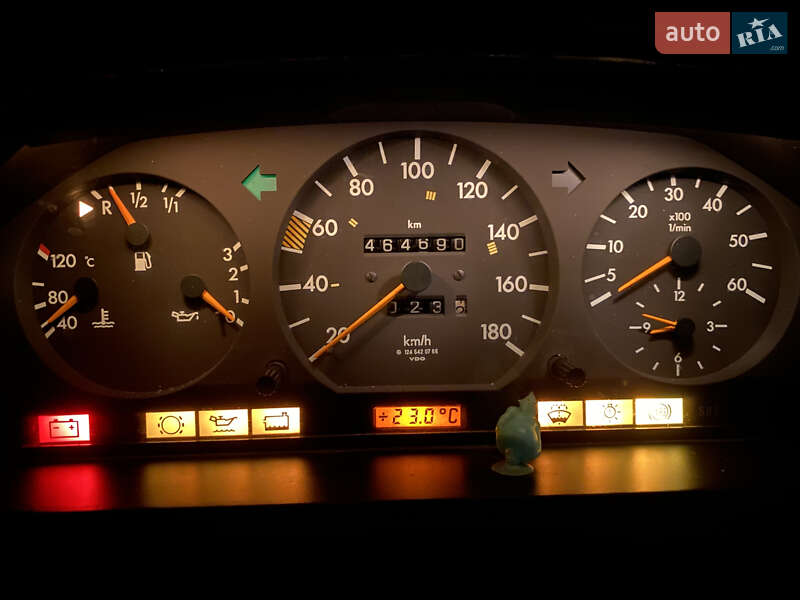 Седан Mercedes-Benz E-Class 1994 в Львове