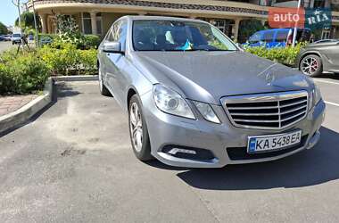 Седан Mercedes-Benz E-Class 2010 в Києві