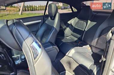 Купе Mercedes-Benz E-Class 2009 в 