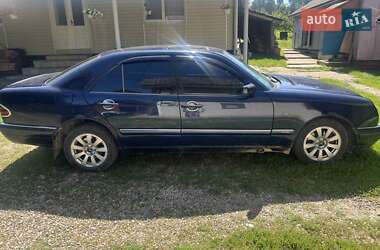 Седан Mercedes-Benz E-Class 1998 в Вижниці