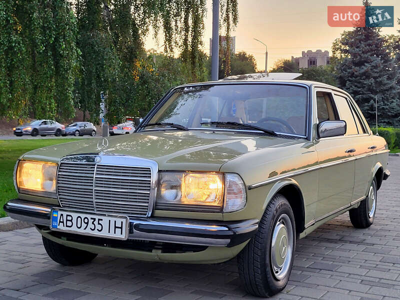 Седан Mercedes-Benz E-Class 1983 в Днепре