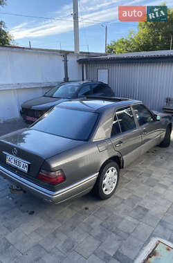 Седан Mercedes-Benz E-Class 1994 в Костополе