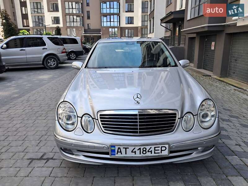 Седан Mercedes-Benz E-Class 2005 в Ивано-Франковске