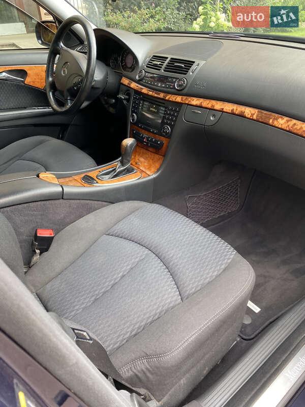 Седан Mercedes-Benz E-Class 2005 в Києві