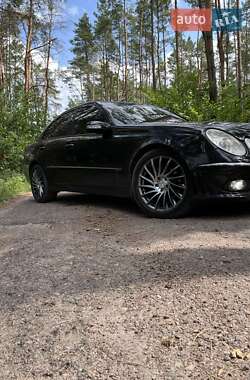 Седан Mercedes-Benz E-Class 2004 в 