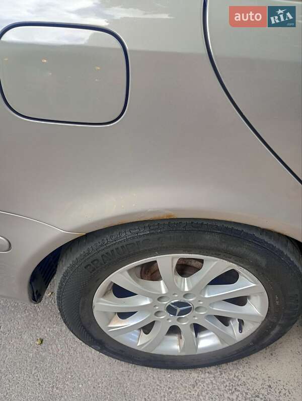 Седан Mercedes-Benz E-Class 2004 в Ірпені